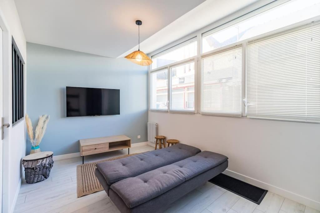 Spacieux T2 Proche Plages Cote De Granite Rose Apartment
